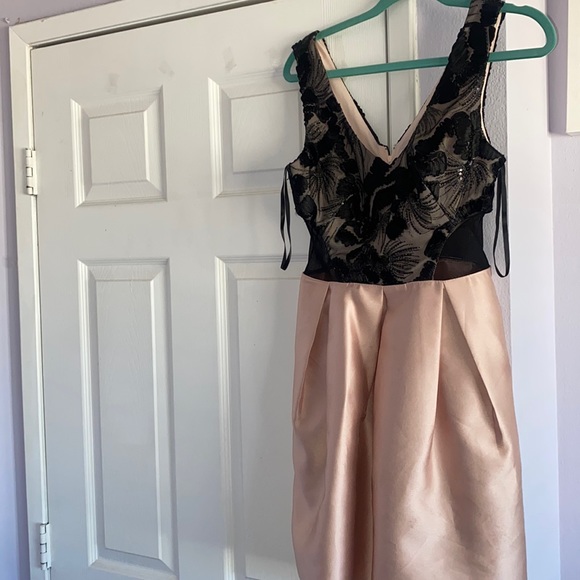 CREAM COLOR DRESS WITH BLACK ON TOP - Picture 1 of 3